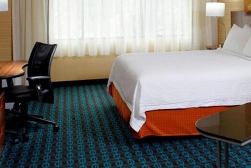스탠다드 스튜디오 킹침대, Fairfield Inn & Suites Parsippany
