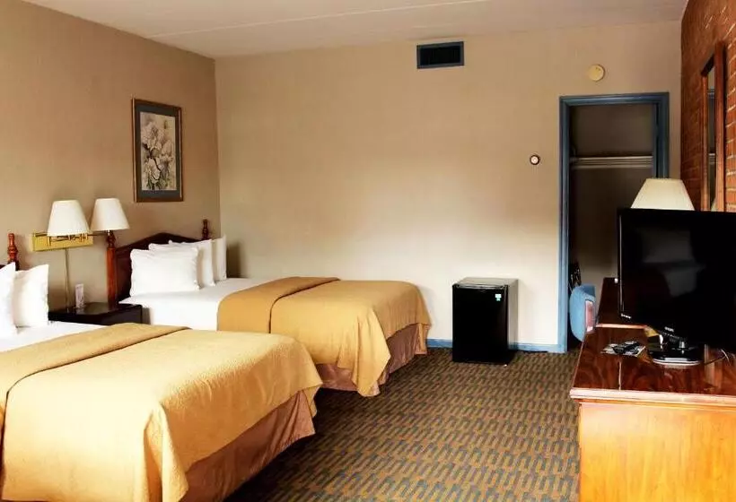 ２ダブルベッドのスタンダードルーム, Governor House Inn Arlington/falls Church