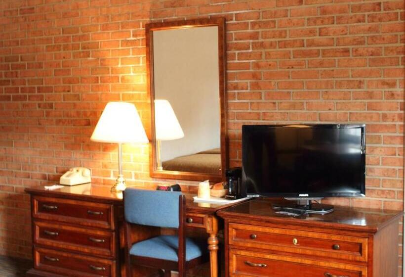 חדר סטנדרט עם מיטת קינג, Governor House Inn Arlington/falls Church