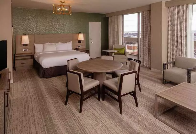 اتاق استاندارد با تخت بزرگ, Hilton Birmingham Downtown At Uab