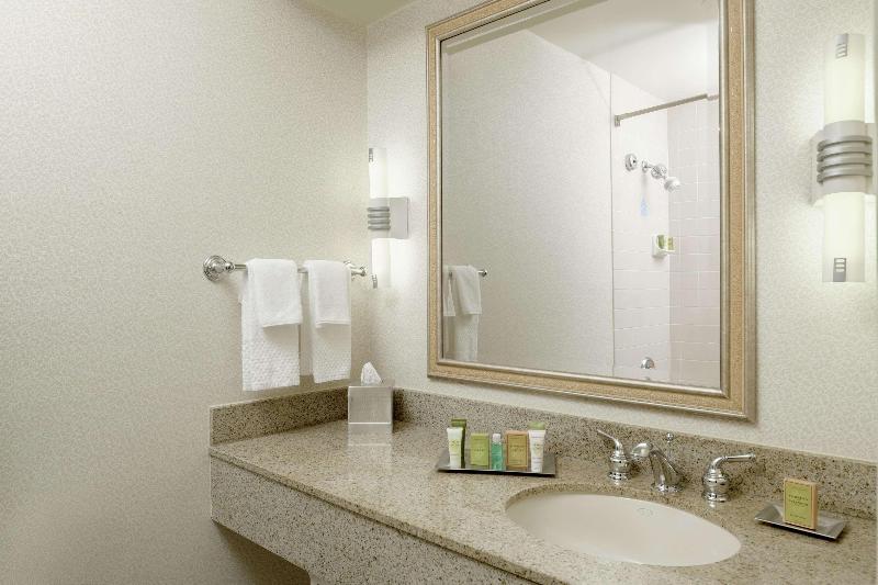 Люкс Superior, Hilton Boca Raton Suites