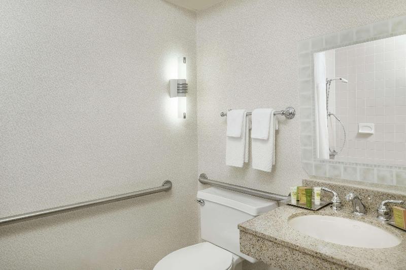 Люкс Адаптированный для Инвалидов, Hilton Boca Raton Suites