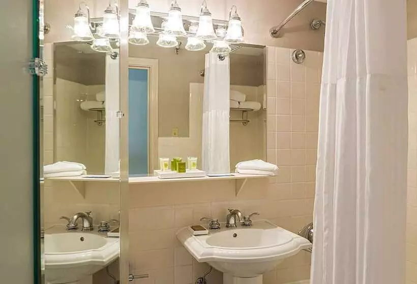 اتاق استاندارد با 2 تخت دوبل, Hilton Cincinnati Netherland Plaza