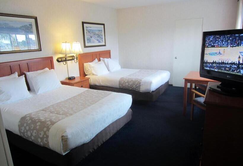 Номер Стандарт, Newport Channel Inn