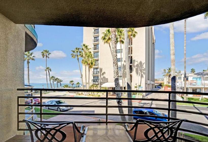 带大床的小型套房, Pacific Terrace