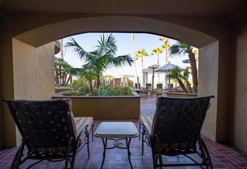 سوئیت جونیور با چشمانداز, Pacific Terrace