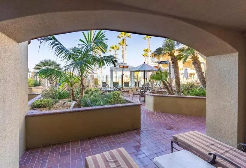 سوئیت جونیور با چشمانداز, Pacific Terrace