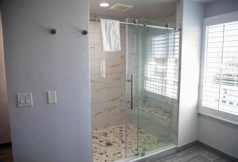 스탠다드 룸 킹사이즈 침대, Pico Rivera Inn And Suites