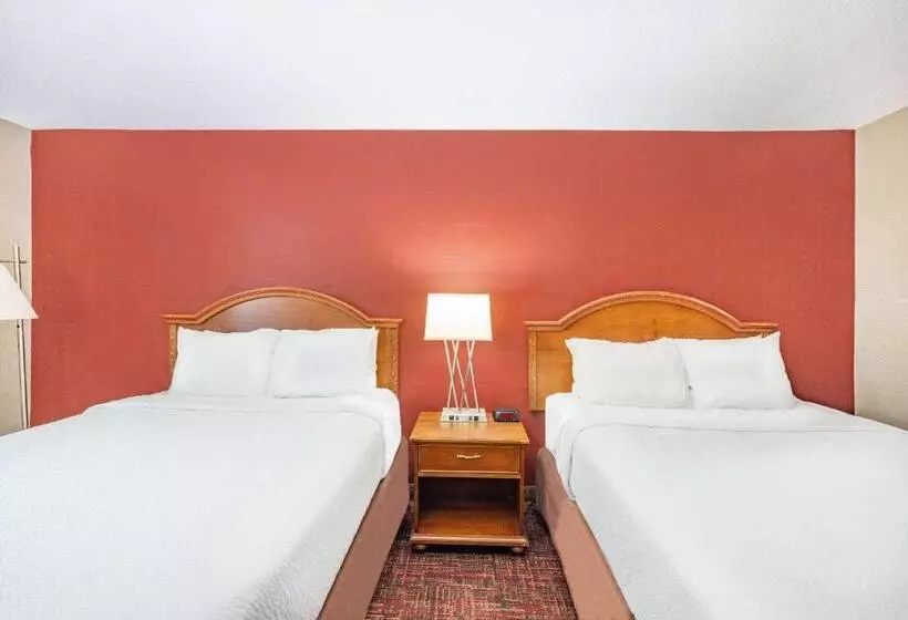 身障者適用スタンダードルーム, Ramada By Wyndham Grand Forks