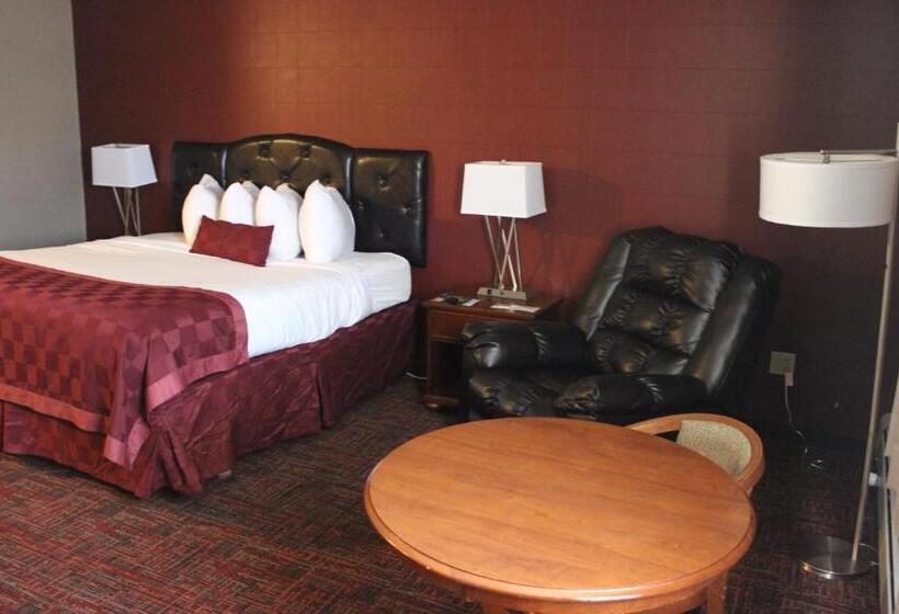اتاق لوکس با تخت بزرگ, Ramada By Wyndham Grand Forks