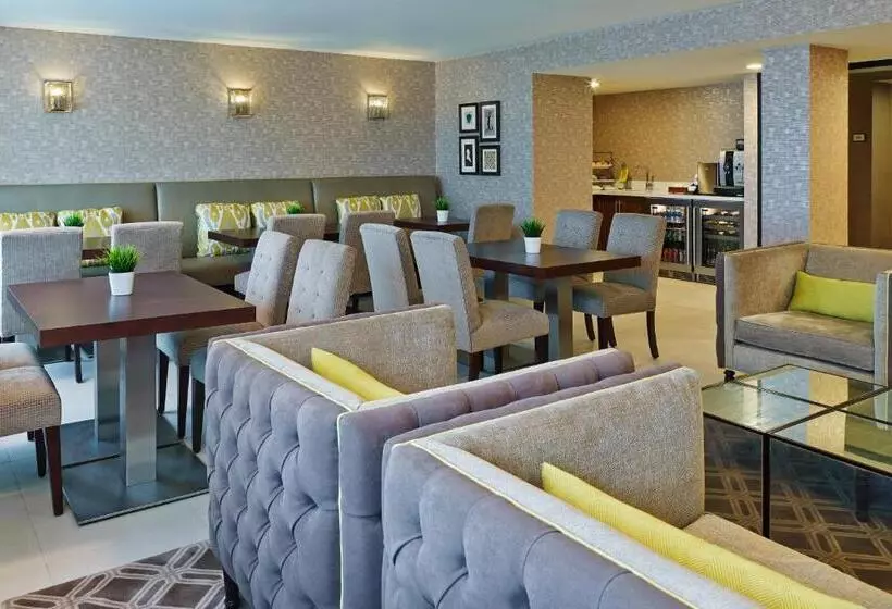クラブルーム, Sheraton Detroit Novi