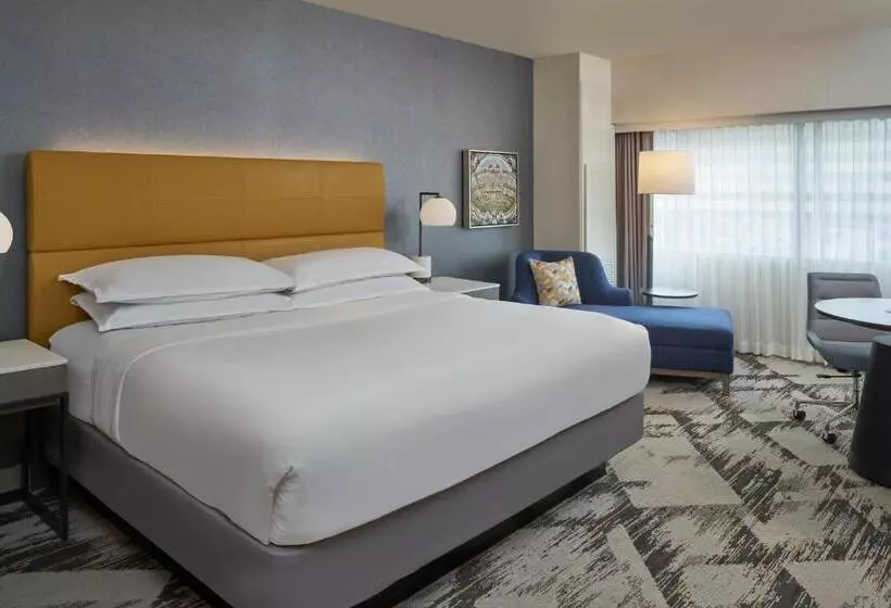 キングサイドベッドのスタンダードワンルーム, Sheraton Detroit Novi
