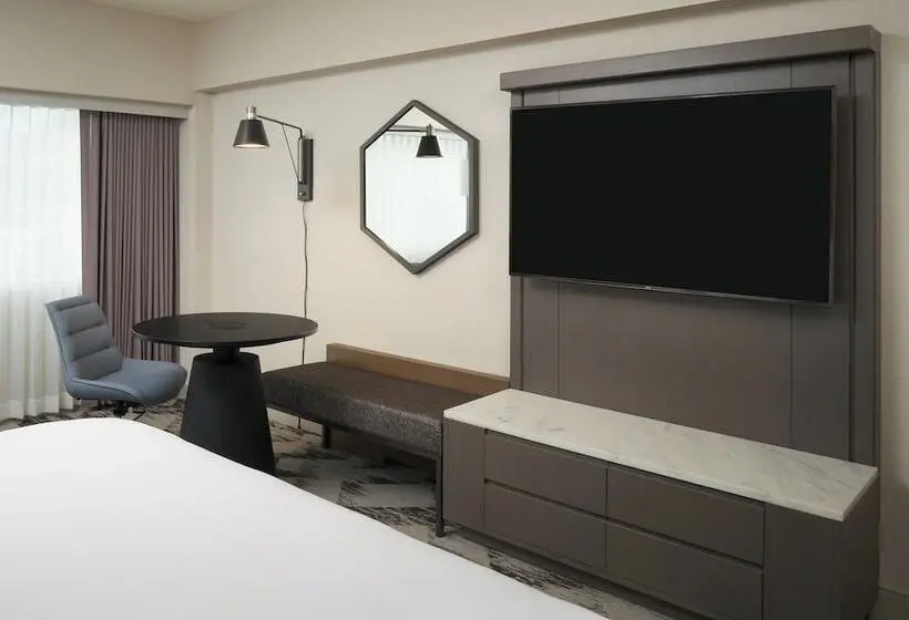 ２ダブルベッドのスタンダードルーム, Sheraton Detroit Novi
