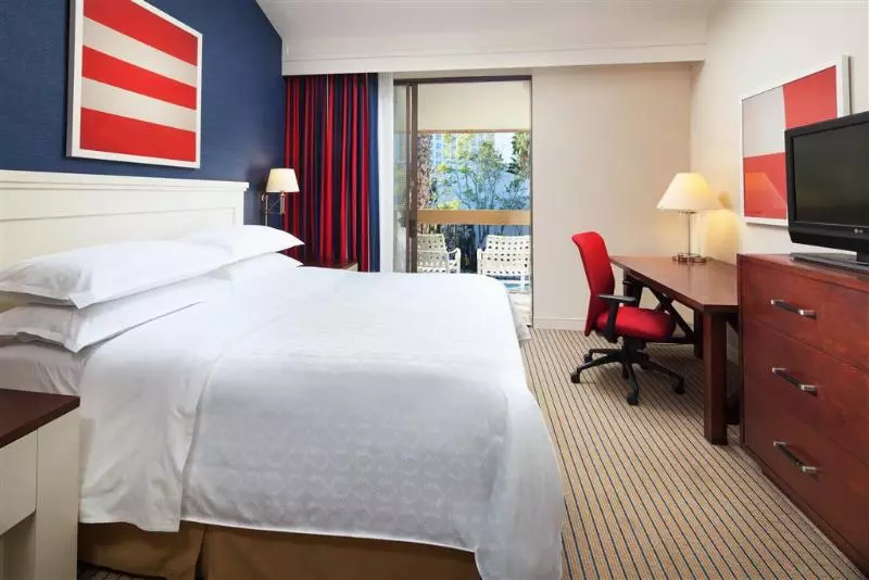 Standard-huone King-vuode, Sheraton San Diego Resort