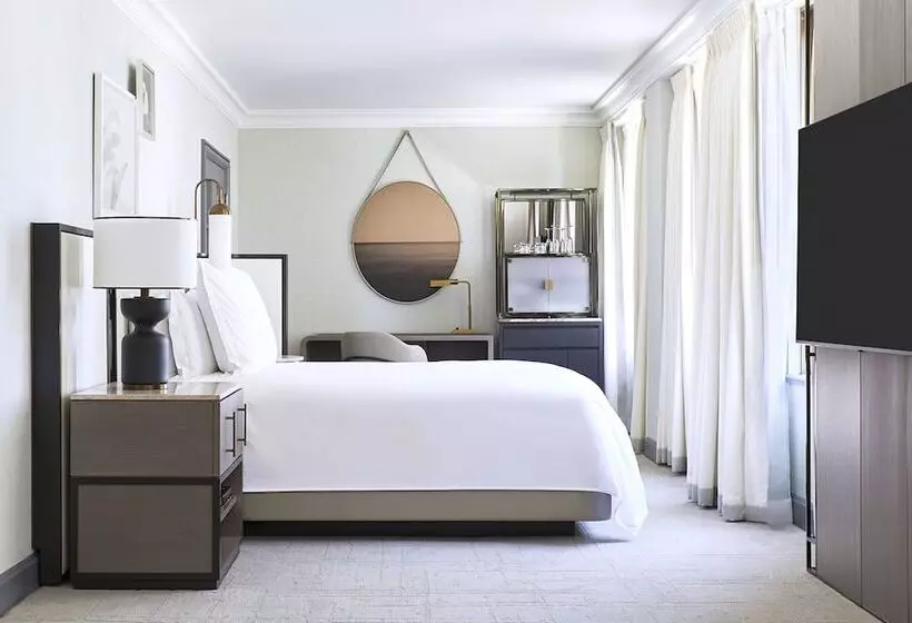 استودیو استاندارد با تخت کینگ, Beverly Wilshire, A Four Seasons