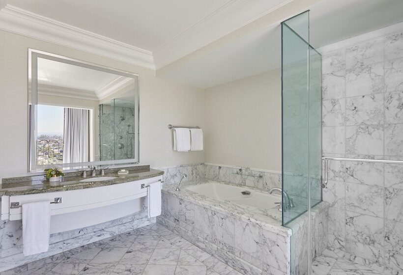 Люкс Вид на Город, Beverly Wilshire, A Four Seasons