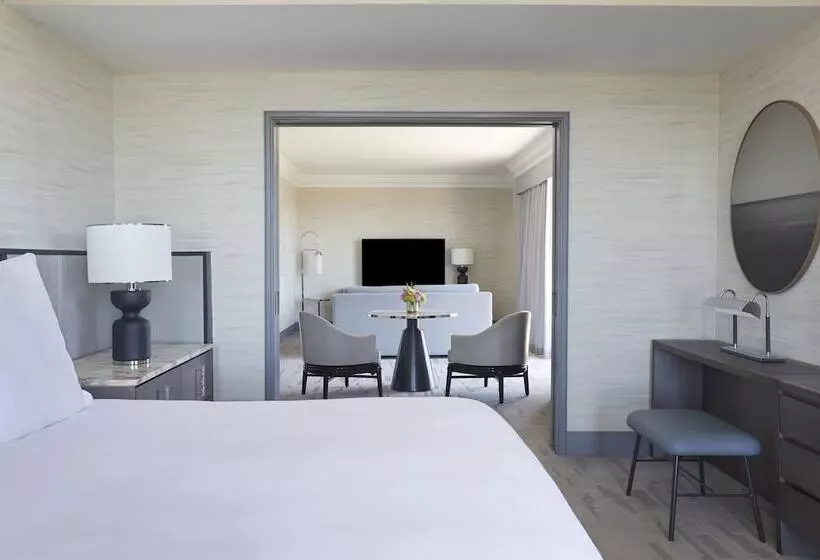 مجموعه ویستا شهر, Beverly Wilshire, A Four Seasons