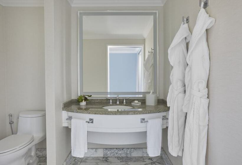 Люкс Адаптированный для Инвалидов, Beverly Wilshire, A Four Seasons