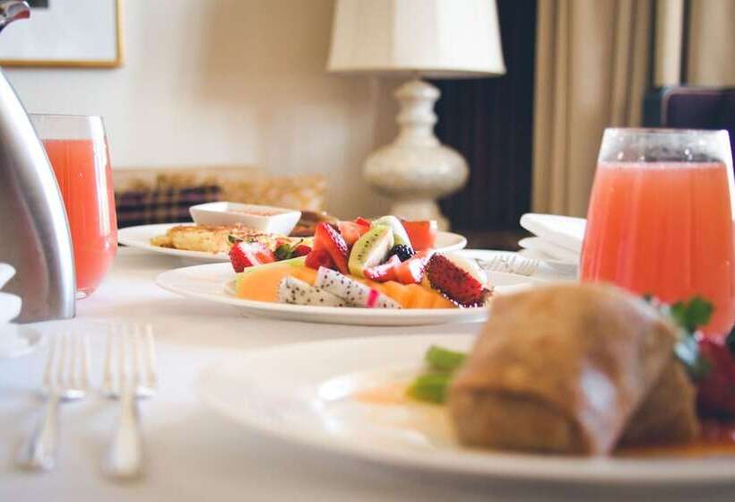 جناح مزوَّد بشرفة, Beverly Wilshire, A Four Seasons