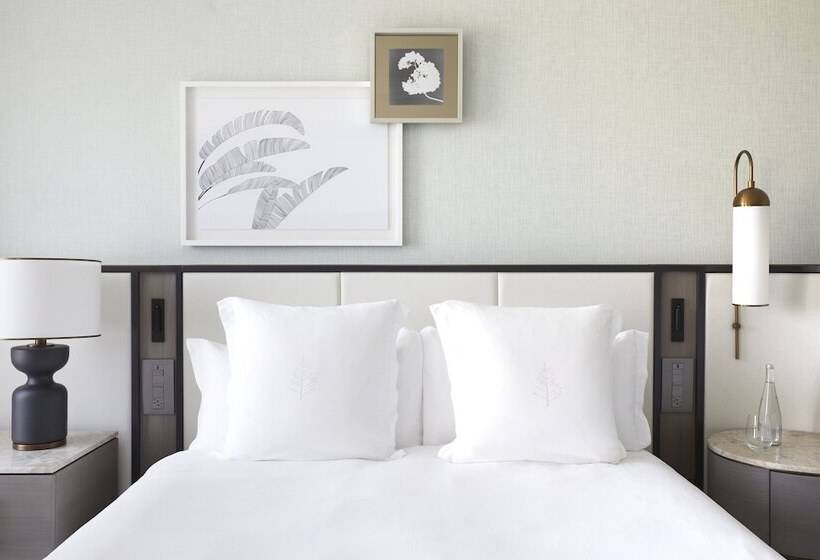 سوئیت با بالکن, Beverly Wilshire, A Four Seasons