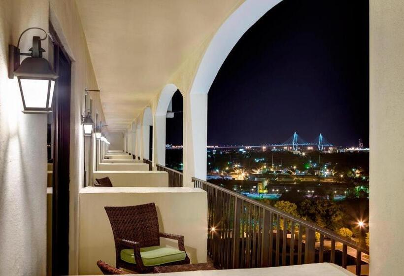 غرفة قياسية مزوَّدة بشُرفة, Charleston Marriott