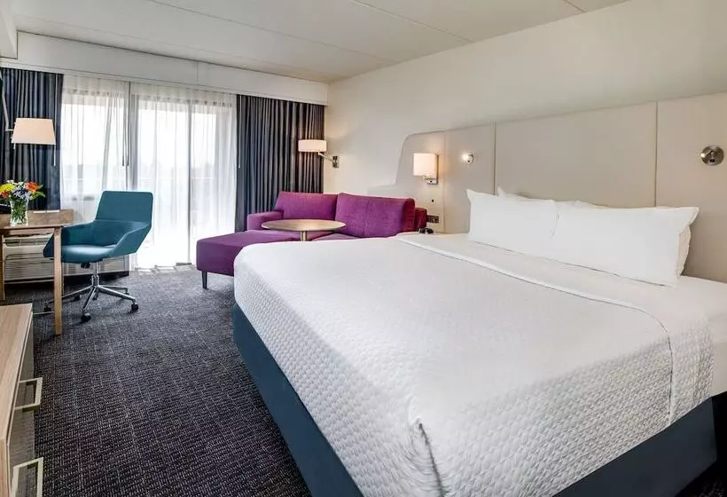 اتاق پرمیوم, Crowne Plaza Milwaukee South, An Ihg