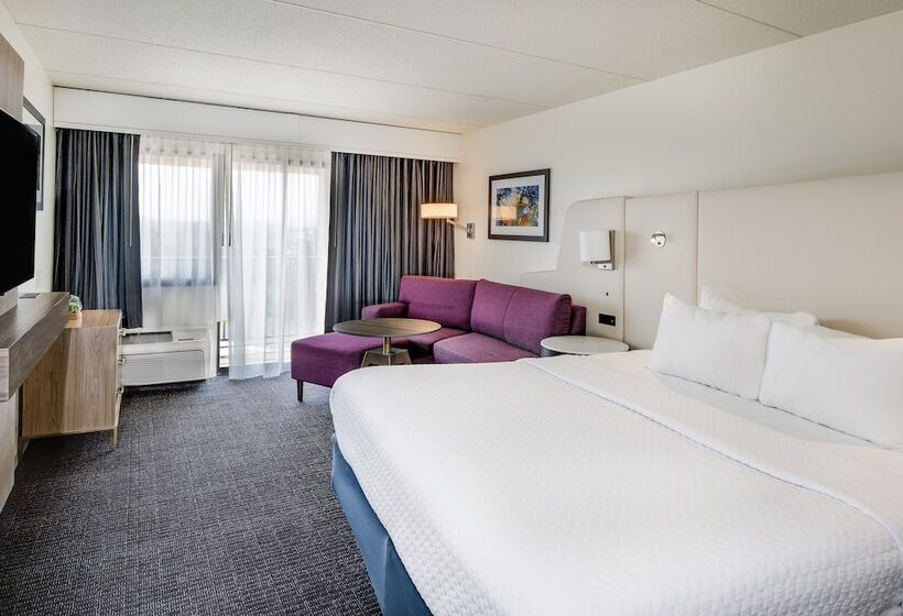 חדר פרמיום, Crowne Plaza Milwaukee South, An Ihg
