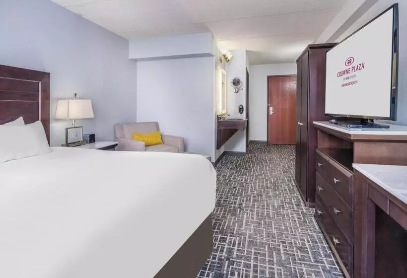 اتاق استاندارد با تخت بزرگ برای معلولان, Crowne Plaza Milwaukee South, An Ihg