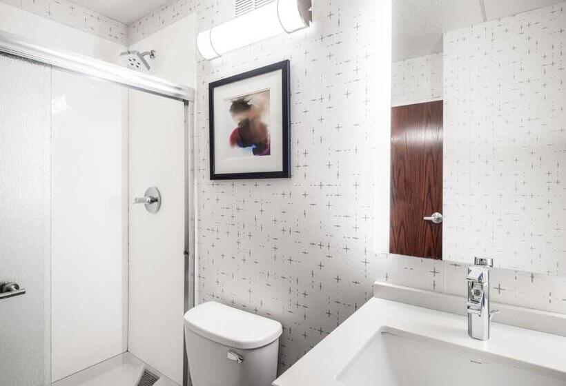 חדר פרמיום, Crowne Plaza Milwaukee South, An Ihg