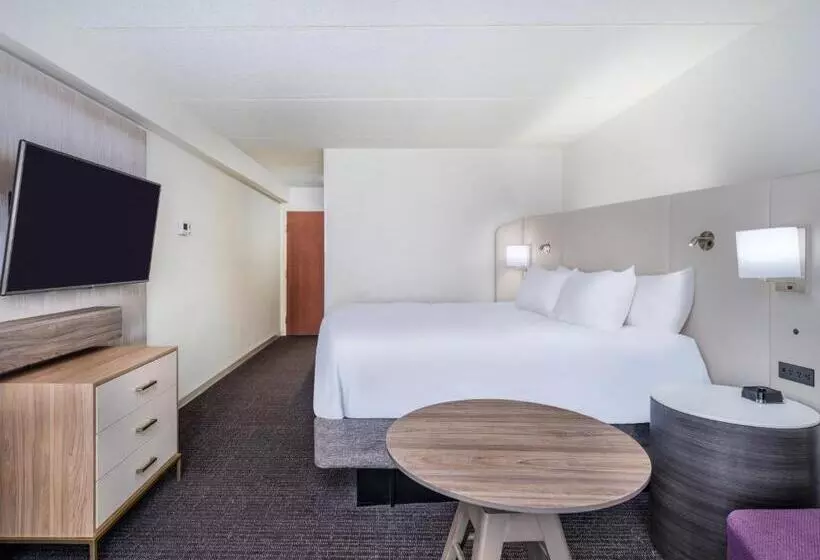 اتاق پرمیوم, Crowne Plaza Milwaukee South, An Ihg
