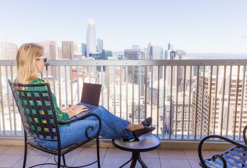 غرفة قياسية سرير مزدوج مطلة على المدينة, Hilton San Francisco Union Square