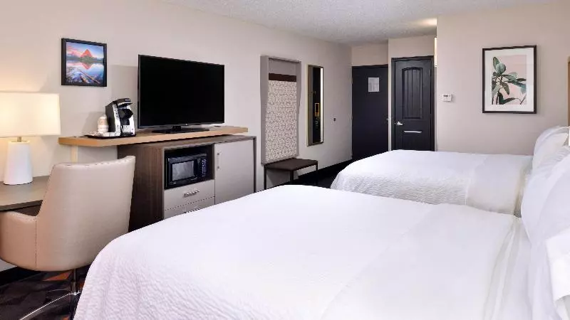 اتاق استاندارد با چشم‌انداز استخر, Holiday Inn Great Falls Convention Center, An Ihg