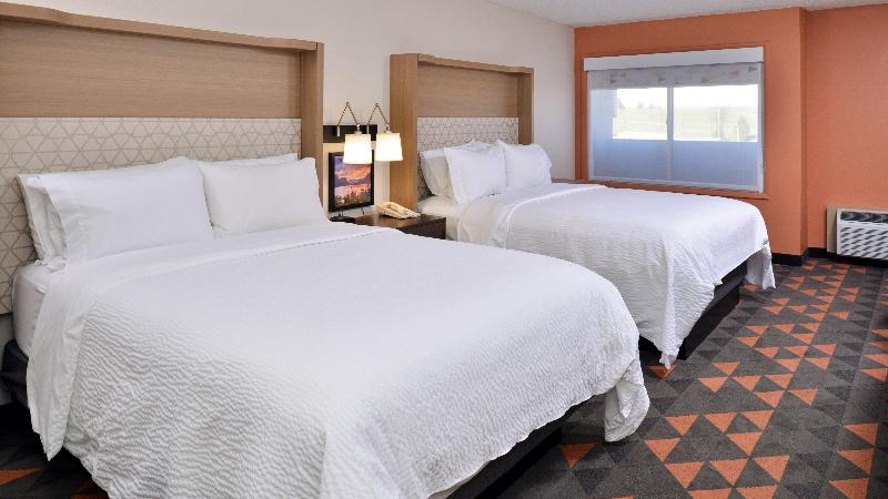 غرفة قياسية مطلّة علي حمام السباحة, Holiday Inn Great Falls Convention Center, An Ihg