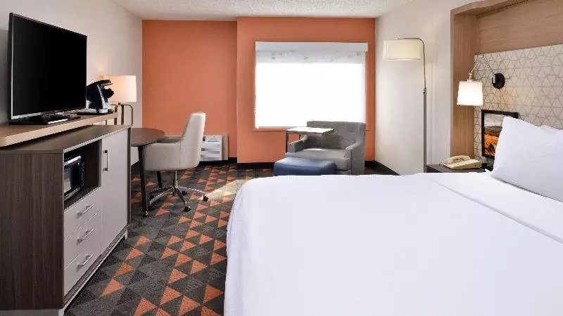 اتاق استاندارد با تخت بزرگ, Holiday Inn Great Falls Convention Center, An Ihg