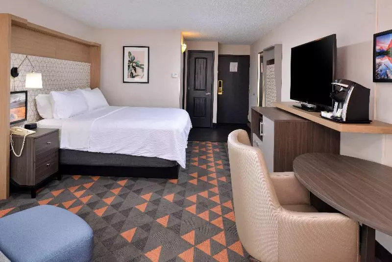 اتاق استاندارد با تخت بزرگ برای معلولان, Holiday Inn Great Falls Convention Center, An Ihg