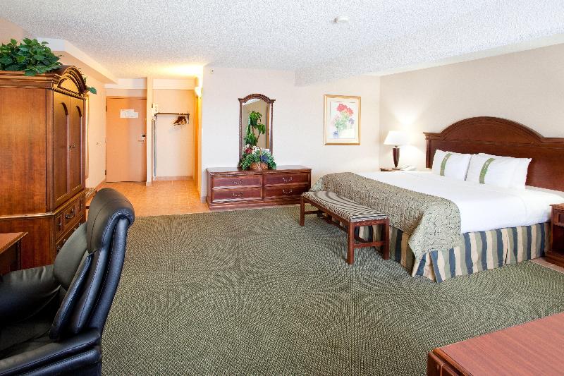 غرفة قياسية سرير كينج لذوى الإحتياجات الخاصة, Holiday Inn Great Falls Convention Center, An Ihg