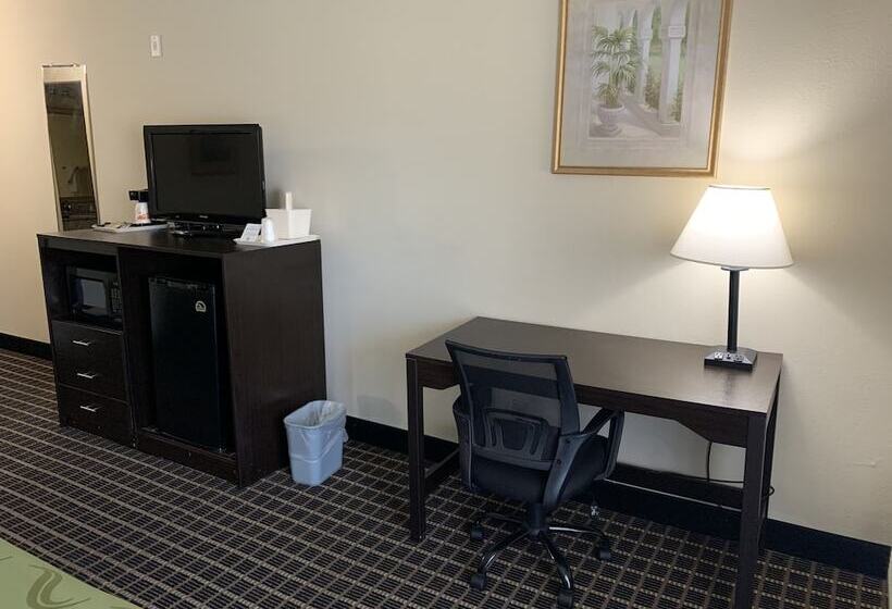 Номер Стандарт 2 Двуспальные Кровати, Quality Inn & Suites Pensacola Bayview