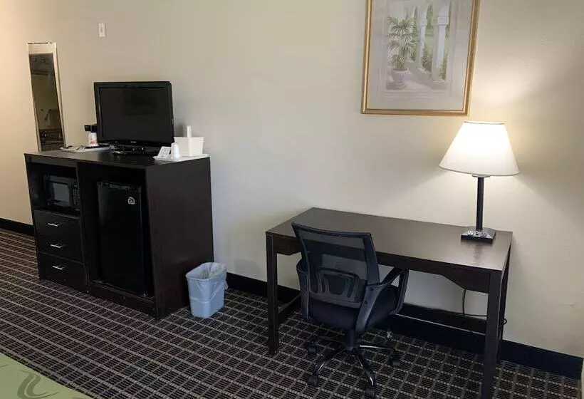 ２ダブルベッドのスタンダードルーム, Quality Inn & Suites Pensacola Bayview