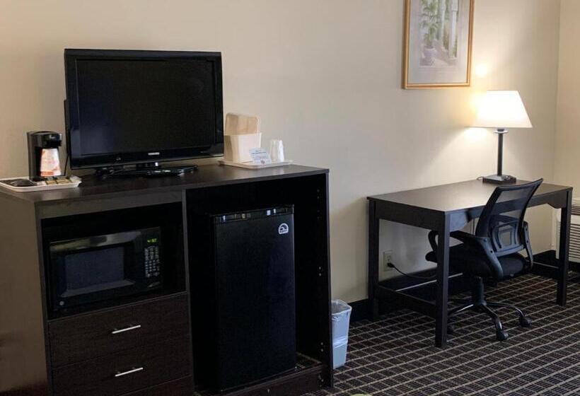 חדר סטנדרט עם מיטת קינג, Quality Inn & Suites Pensacola Bayview