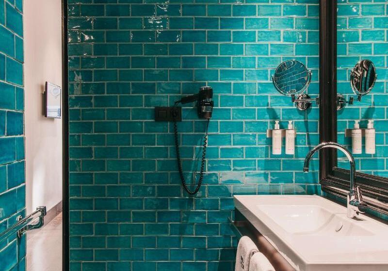 디럭스 룸, Ramada By Wyndham Topeka Downtown Hotel & Convention Center