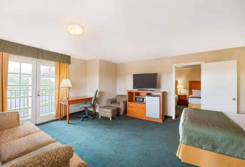 スイート, Ramada By Wyndham Flagstaff East