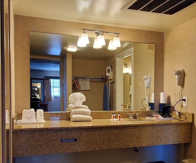 سوییت, Ramada By Wyndham Flagstaff East