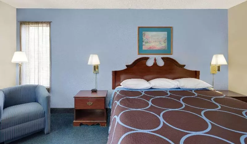 キングサイズベッドのスタンダードルーム, Ramada By Wyndham Mountain View