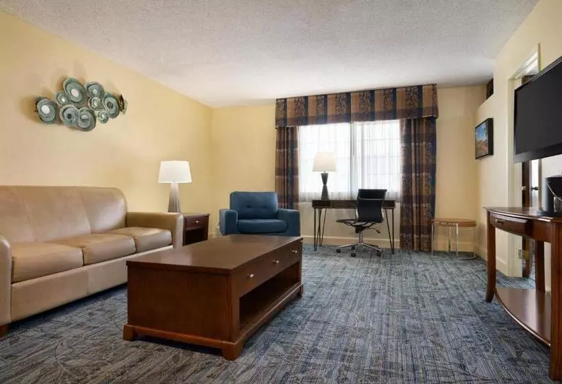 سوئیت با تخت بزرگ, Ramada By Wyndham Spokane Airport