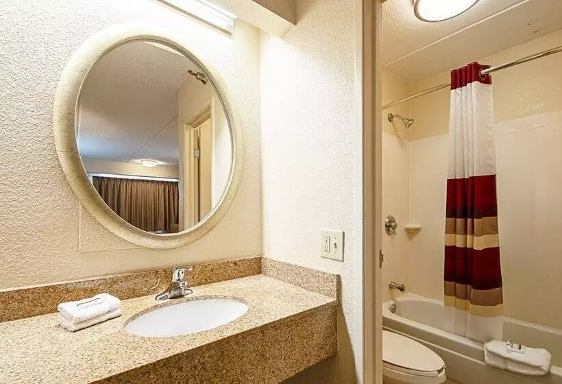 اتاق لوکس, Red Roof Inn Harrisburg North