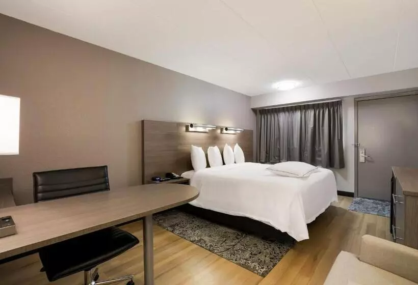 プレミアムルーム, Red Roof Inn Plus+ Chicago   Naperville