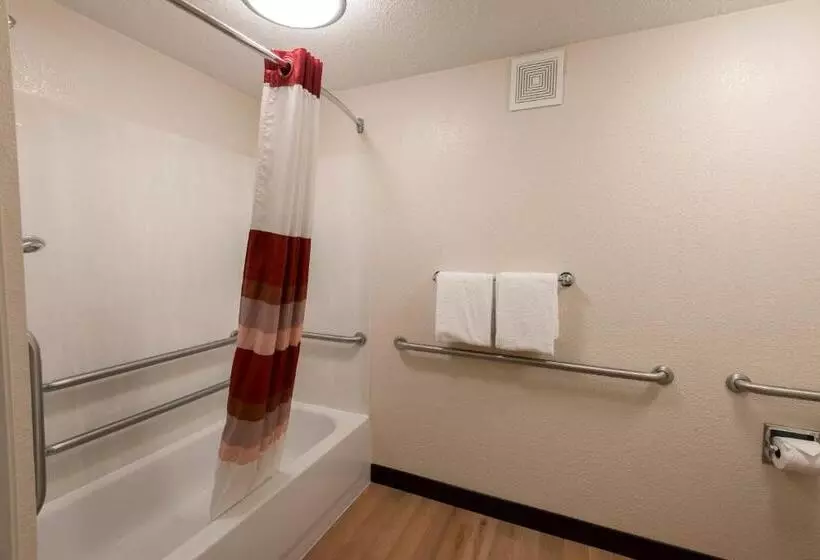 身障者適用スタンダードルーム, Red Roof Inn Plus+ Chicago   Naperville