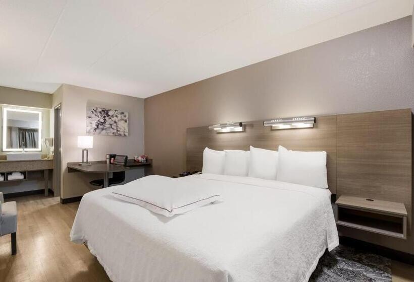 장애인을 위한 스탠다드 룸, Red Roof Inn Plus+ Chicago   Naperville