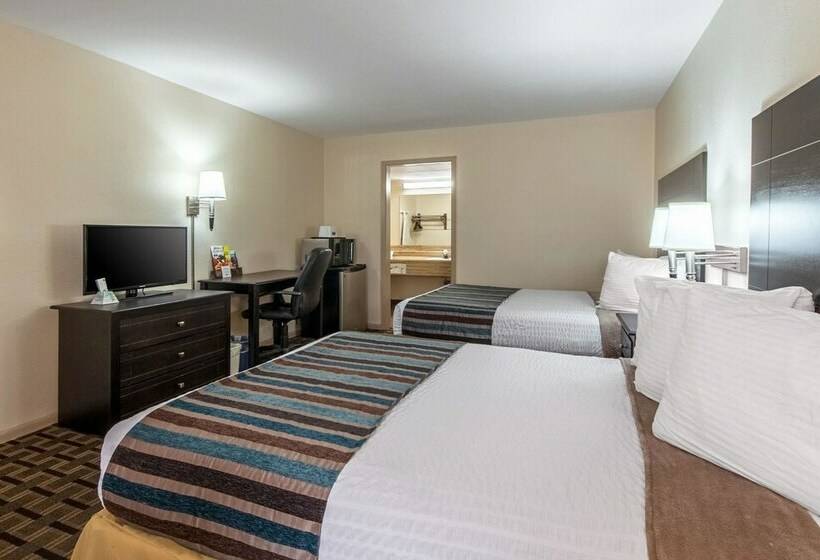 Номер Стандарт 2 Двуспальные Кровати, Motel 9 University Downtown