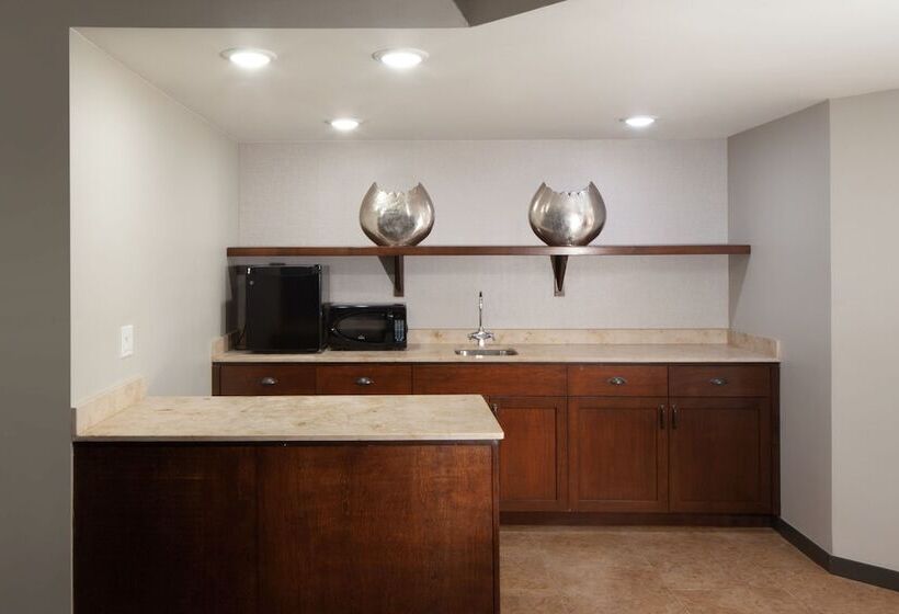 جناح جونيور, Sheraton Anchorage